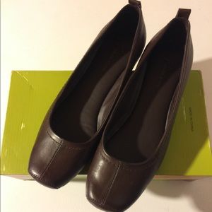 Women's Wear Ever Iain Flats Size US 8.5M